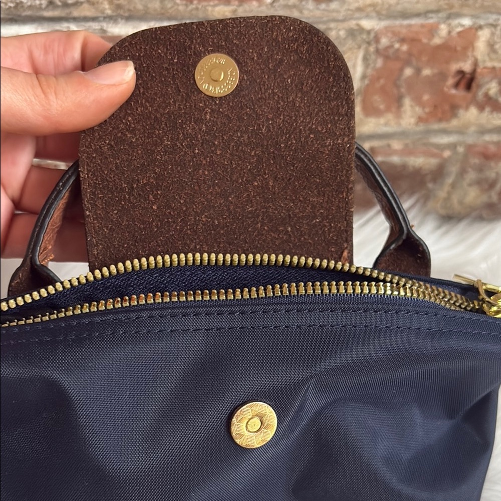 Navy cosmetic pouch  with strap - Picture 3 of 5
